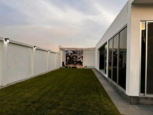 Moderna Casa En Un Nivel Acabados De Buen Gusto A Minutos De