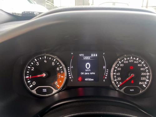 Jeep Renegade 1.8 SPORT LX 4X2 RADIO 5 MT 5P