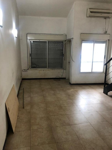 Al Frente En Duplex Apto Profesional