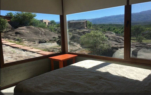 Nono Venta De Complejo Con 4 Casas Y Dpto