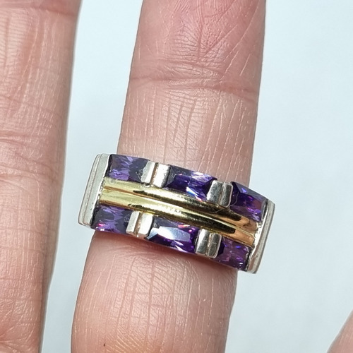 Imagen 2 de 7 de Anillo Plata Y Oro Piedra 6 Baguette Recto Violeta