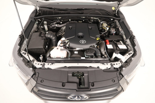 Imagen 21 de 25 de Toyota Hilux 4x2 Dc Sr 2.4 Tdi 6mt D.r