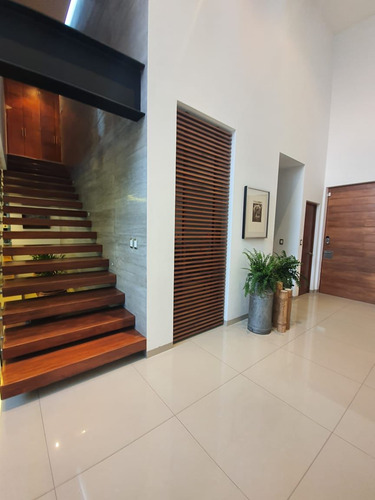 Casa En Venta En Misión San Jerónimo