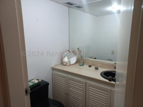 Paisajismo, Edificio En Espectaculares Condiciones, Piscina Y Un Diseño En El Departamento Sumamente Genial - Los Dos Caminos // Luis Gomez // Mls - #25-2508