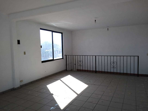 Imagen 4 de 8 de Se Renta Local En Planta Alta