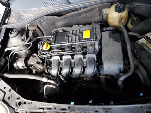 Sucata Renault Clio Rn 1.0 16v 2001 (só Peças)