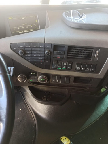 Imagem 4 de 21 de Volvo Fh 16 750 Globetrotter 8x4 2014