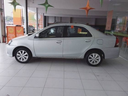 Imagem 4 de 10 de Toyota Etios 1.5 X Plus Sedan 16v Flex 4p Automático