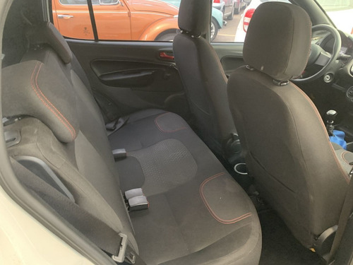 Imagem 10 de 14 de Fiat Uno 1.3 4p Sporting Flex