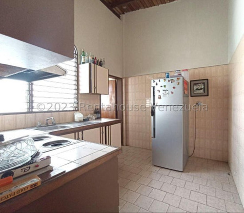 Milagros Inmuebles Edificio Venta Barquisimeto Lara Zona Oeste Economica Residencial Economico Comercial Código Inmobiliaria Rent-a-house 24-16570