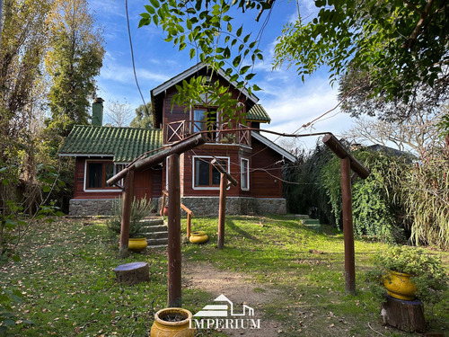 Oportunidad Hermosa Cabaña Con Gran Terreno En Avenida Lezica