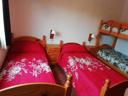 Casa Con Pileta De Uso Exclusivo, No Es Complejo De Cabañas, Hermosa Vista Abierta A Las Sierras, Parque, Quincho, 3 Aires Acondicionados, Wifi, Tv Cable, Vajilla Completa, Estacionamiento, 2 Baños