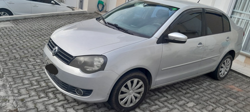 Volkswagen Polo Sedan 1.6 Comfortline Total Flex 4p