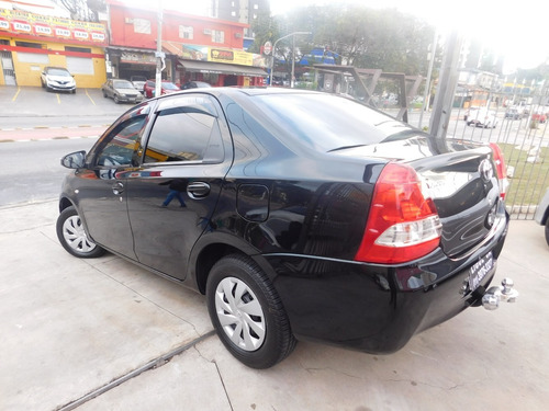 Toyota Etios Sedan 1.5 X Automatico 2017 Preto