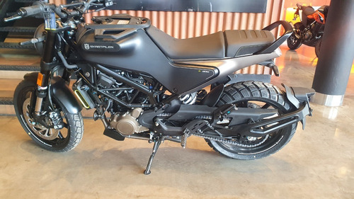 Imagen 5 de 19 de Svartpilen 200 Abs Husqvarna 0km 2023 Solo Dni Tna 0% $