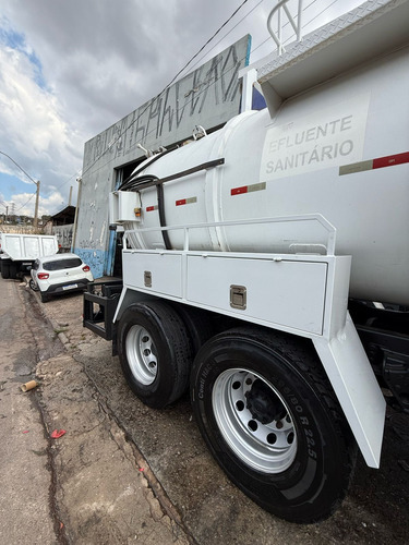Caminhão Com Tanque Limpa Fossa E Hidro Jato (eqp Combinado)