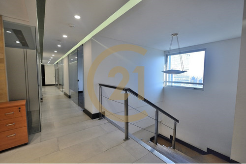 Modernas Oficinas Con Hermosa Vista En Las Condes.