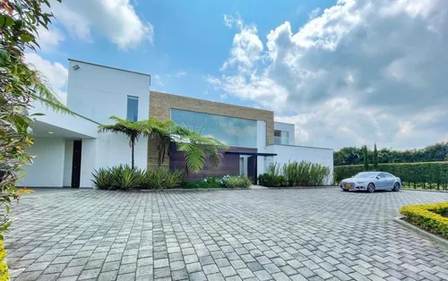 Casa En Venta En Llanogrande. Cod V12709