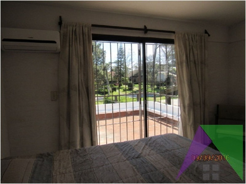 Chalet Ideal Para Vivir Todo El Año Punta Del Este- Ref: 28891