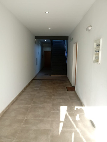 Imagen 2 de 13 de Dpto De 2 Amb 2 Piso Piso Por Escalera C/terraza Anticipo Y Cuotas