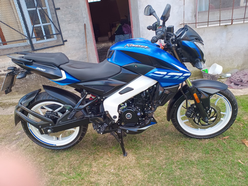 Rouser Ns 200