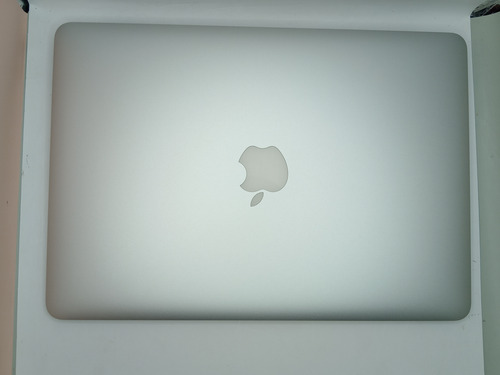 Apple Macbook Air A1466 Core I5 8gb Ram 128gb Ssd Webcam (Usado)