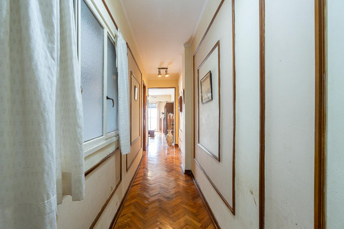 Venta Departamento 3 Ambientes Más Dependencia De Servicio, Balcón Al Frente Flores