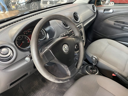 Volkswagen Voyage 1.6 Mi Trend 8v 2012