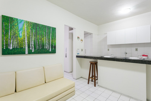 Imagem 3 de 14 de Apartamento 205, 5º Pav., Mobiliado Em Bem Pertinho Da Praia