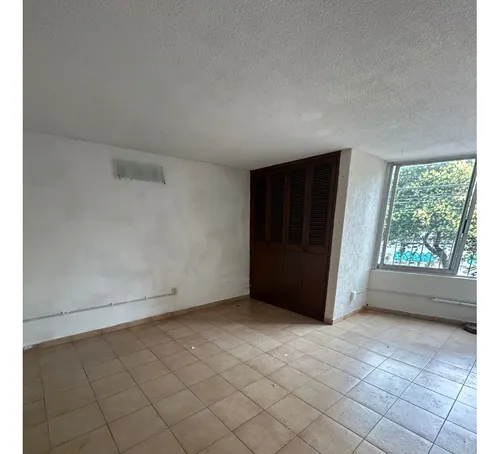 Excelente Casa En Alcaldía Tlalpan Con Uso De Suelo Comercial En Planta Baja Y Dos Locales (c)