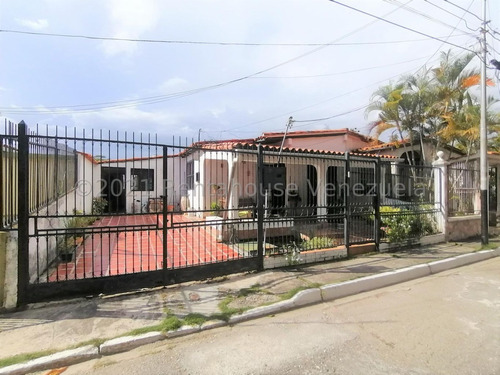 Casas En Venta Valle Hondo Con Facil Acceso A Vias Principales Comercios Colegios Con 226 Metros Cabudare Lara Daniela Linarez