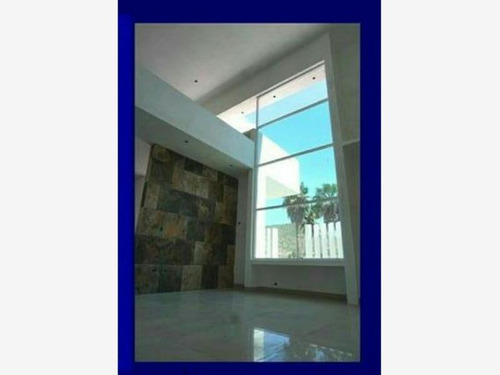 Imagen 3 de 12 de Casa Sola En Venta Albatros Residencial