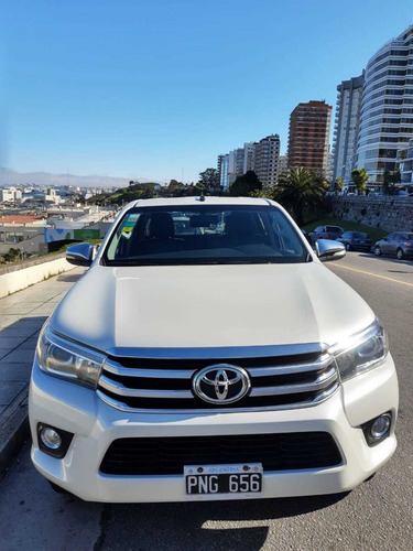 Toyota Hilux 2.8 Cd Srx 177cv 4x4 At 2016