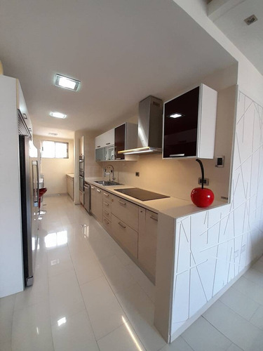 Apartamento En Venta En El Parral, Valencia 273660 Lz