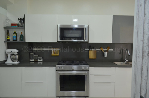 Ms: 25-8836 Se Vende Amplio E Iluminado Apartamento En Planta Baja, En Los Samanes. A=230m2, 3h, 3b, 3p.