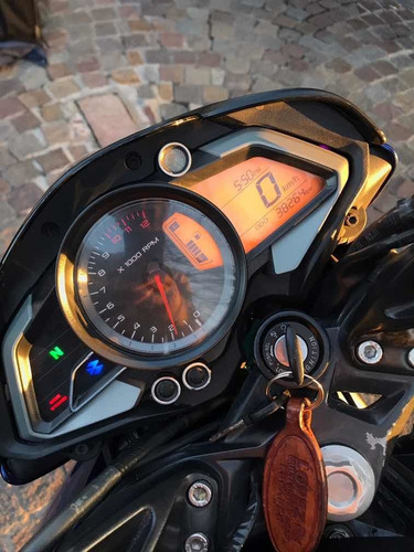 Bajaj Rouser Ns 200