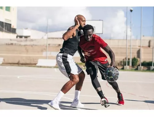 Tecnologia anti furos MagicJam da bola de basquete Tarmak Kipsta - Inovação  Exclusiva Decathlon 