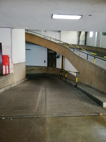 Imagen 3 de 16 de Excelente Cochera En Venta, En Palermo.!!!