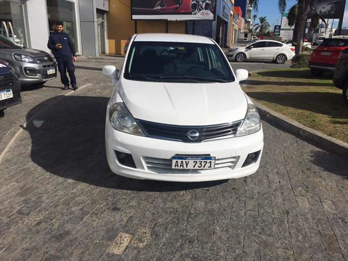 Imagen 2 de 6 de Nissan Tiida 2010 1.8 Emotion Mt