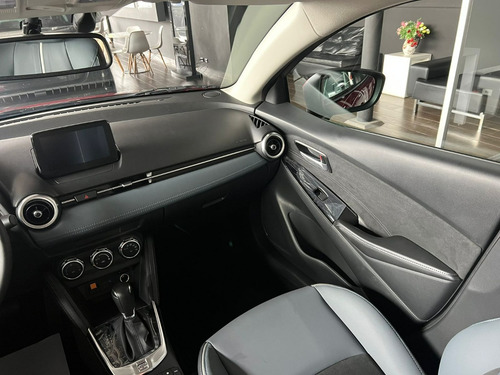Imagen 11 de 20 de Mazda 2 Sedan Grand Tuoring Lx