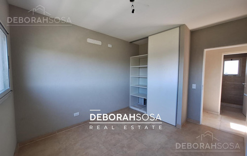 Casa En Venta En Barrio-el Canton -al Agua-zona Norte -a La Laguna-escobar