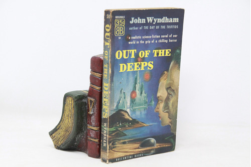 John Wyndham - Out Of The Deeps - Ciencia Ficción En Inglés