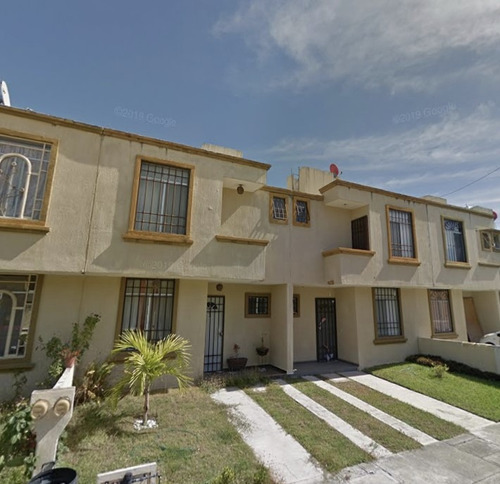 Venta De Hermosa Casa En Un Excelente Precio Ubicada En Valle Dorado, Mezcales, Nayarit.