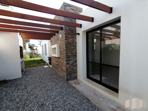 Imagen 9 de 10 de Muy Linda Casa