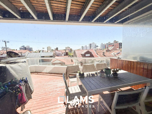 Venta De Semipiso De 3 Ambientes - Dos Cocheras - Con Terraza- Barrio Chauvin