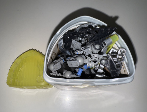 Lego Bionicle Vahki Rorzakh (8618) + Matoran Tehutti (8609) (Usado)