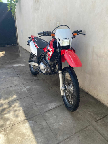 Imagen 1 de 16 de Honda Tornado