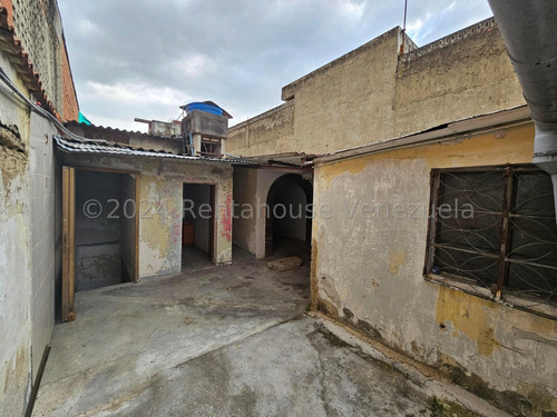 Casa En Alquiler En Catia Calle Panamerica Eu 24-29164