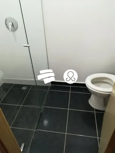 Apartamento Con Parqueadero Privado Y Cuarto Útil.