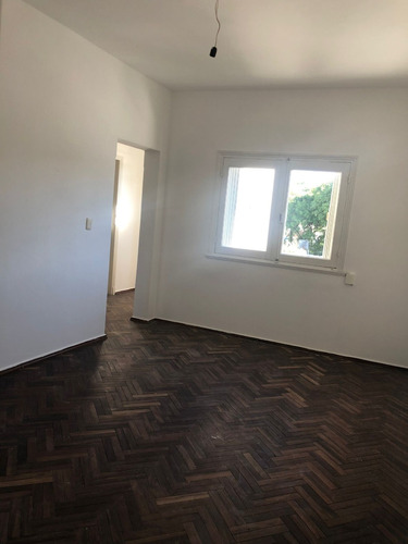 Lindo Apartamento De 2 Dormitorios A La Venta En Pocitos